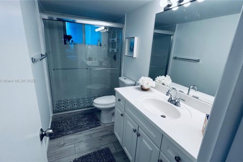 Снять в аренду кондоминиум в Бей-Харбор-Айлендс, Флорида 1 спальня, 88.26м2, № 1949866 - фото 17