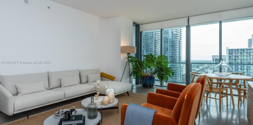 Condominio en Miami, Florida, 3 dormitorios  № 2012673