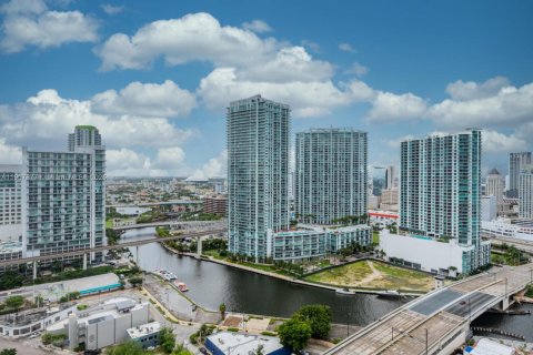 Condominio en venta en Miami, Florida, 3 dormitorios, 154.22 m2 № 2012673 - foto 18