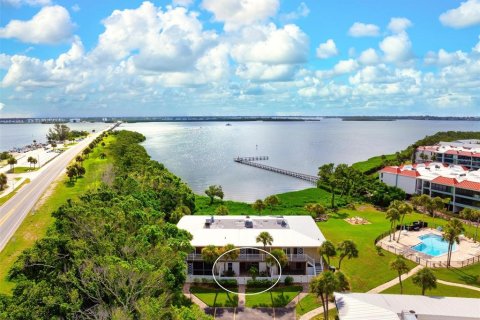 Купить кондоминиум в Холмс-Бич, Флорида 7 комнат, 148.18м2, № 1911514 - фото 1