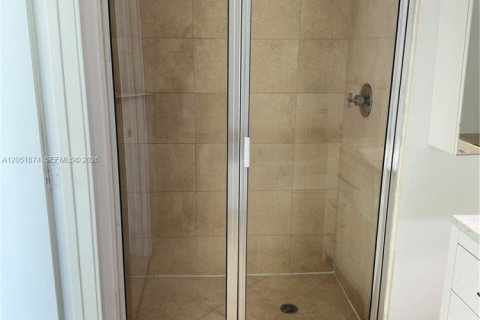 Copropriété à vendre à Miami, Floride: 1 chambre, 64.38 m2 № 2193734 - photo 12