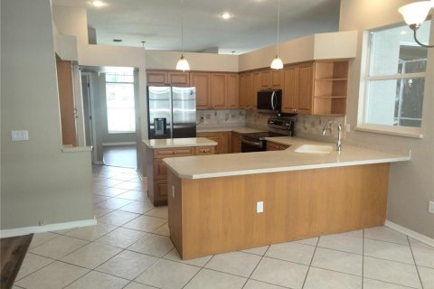 Villa ou maison à louer à Palm Harbor, Floride: 4 chambres, 236.81 m2 № 2337286 - photo 2