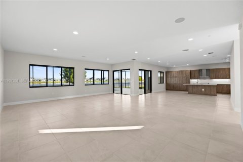 Купить виллу или дом в Аве Мария, Флорида 4 спальни, 370.22м2, № 1995370 - фото 14