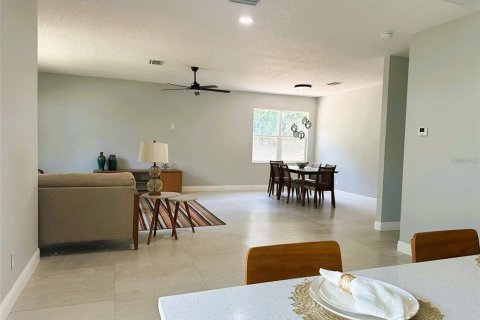 Villa ou maison à louer à Haines City, Floride: 4 chambres, 262.36 m2 № 2424374 - photo 7
