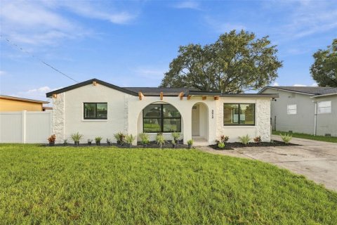 House in Tampa, Florida 3 bedrooms, 91.51 sq.m. № 2369184