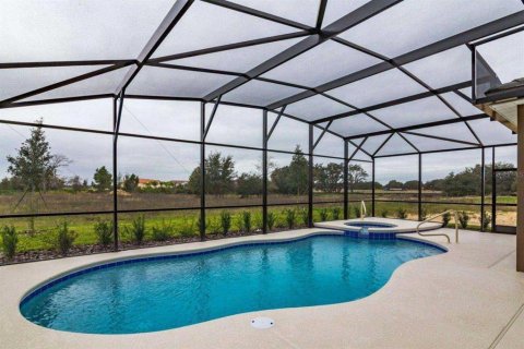House in Davenport, Florida 5 bedrooms, 252.97 sq.m. № 2379436 - photo 21