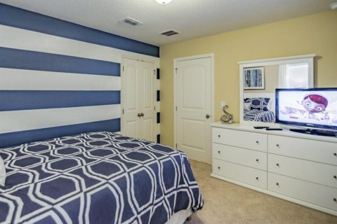 House in Davenport, Florida 5 bedrooms, 252.97 sq.m. № 2379436 - photo 12