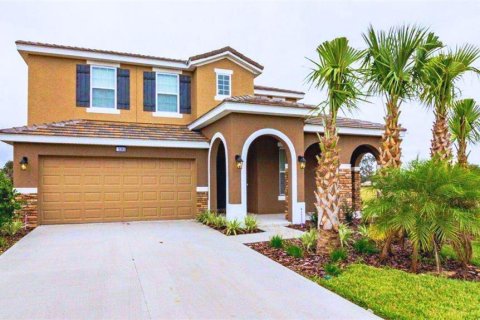 House in Davenport, Florida 5 bedrooms, 252.97 sq.m. № 2379436