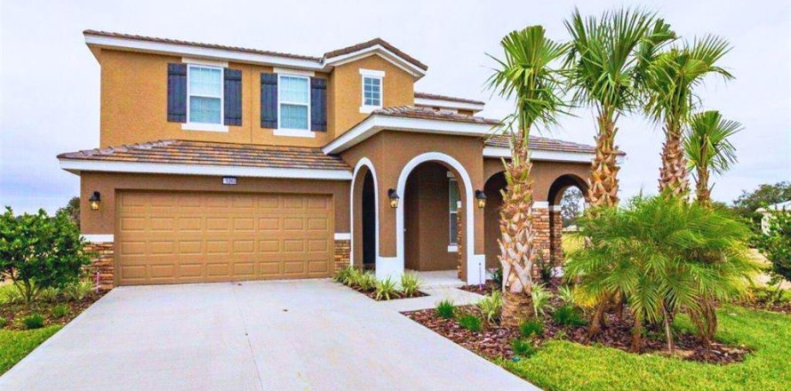 House in Davenport, Florida 5 bedrooms, 252.97 sq.m. № 2379436