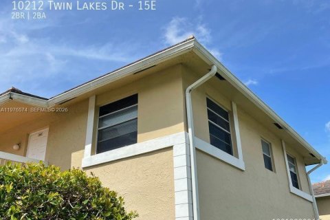 Condo in Coral Springs, Florida, 2 bedrooms  № 2040516 - photo 12