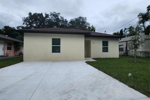 Casa en alquiler en Tampa, Florida, 3 dormitorios, 148.64 m2 № 1909384 - foto 1
