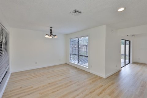 House in Tampa, Florida 3 bedrooms, 174.01 sq.m. № 1675622 - photo 11
