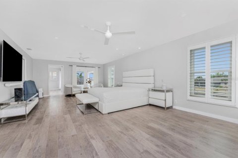 House in Port Charlotte, Florida 4 bedrooms, 305.18 sq.m. № 2235480 - photo 14