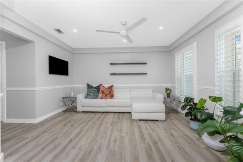 House in Port Charlotte, Florida 4 bedrooms, 305.18 sq.m. № 2235480 - photo 13