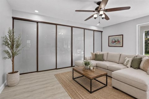 Casa en venta en Weston, Florida, 5 dormitorios, 259.94 m2 № 2260000 - foto 14
