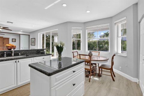 Casa en venta en Weston, Florida, 5 dormitorios, 259.94 m2 № 2260000 - foto 20