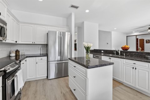 Casa en venta en Weston, Florida, 5 dormitorios, 259.94 m2 № 2260000 - foto 23