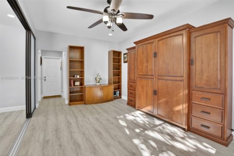 Casa en venta en Weston, Florida, 5 dormitorios, 259.94 m2 № 2260000 - foto 17