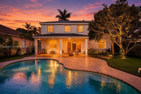 Casa en venta en Weston, Florida, 5 dormitorios, 259.94 m2 № 2260000 - foto 2