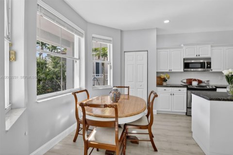 Casa en venta en Weston, Florida, 5 dormitorios, 259.94 m2 № 2260000 - foto 22