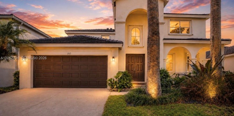 Casa en Weston, Florida 5 dormitorios, 259.94 m2 № 2260000