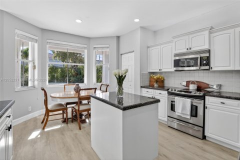 Casa en venta en Weston, Florida, 5 dormitorios, 259.94 m2 № 2260000 - foto 19