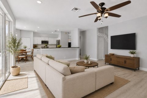 Casa en venta en Weston, Florida, 5 dormitorios, 259.94 m2 № 2260000 - foto 13