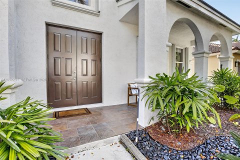 Casa en venta en Weston, Florida, 5 dormitorios, 259.94 m2 № 2260000 - foto 6