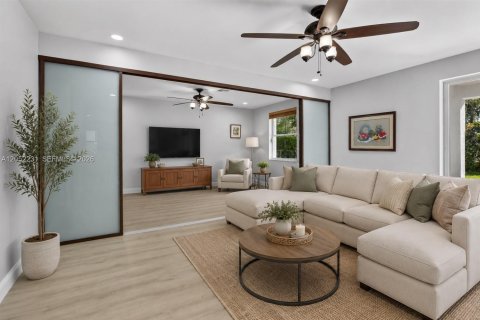 Casa en venta en Weston, Florida, 5 dormitorios, 259.94 m2 № 2260000 - foto 15