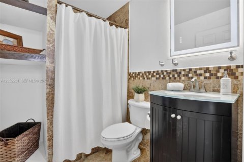 Casa en venta en Weston, Florida, 5 dormitorios, 259.94 m2 № 2260000 - foto 29
