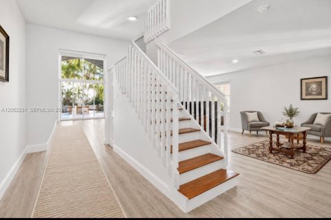 Casa en venta en Weston, Florida, 5 dormitorios, 259.94 m2 № 2260000 - foto 7