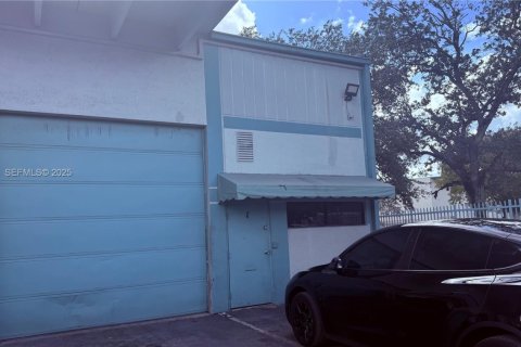 Immobilier commercial à Opa-locka, Floride № 2039225