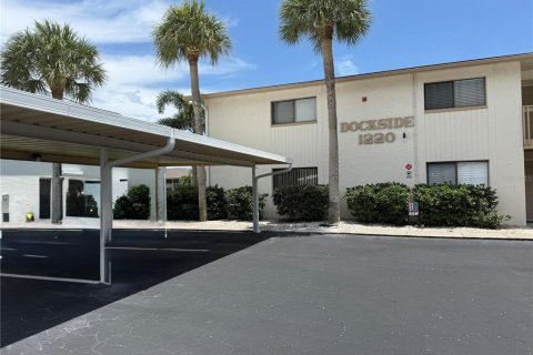 Condo in Cape Coral, Florida, 2 bedrooms  № 1832869 - photo 2