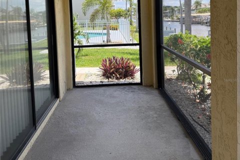 Condo in Cape Coral, Florida, 2 bedrooms  № 1832869 - photo 30