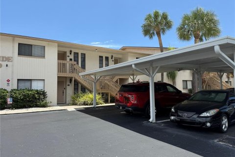 Condo in Cape Coral, Florida, 2 bedrooms  № 1832869 - photo 3