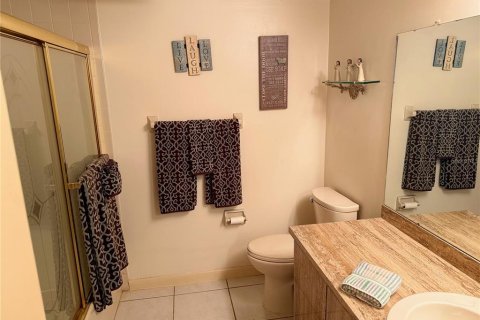 Condo in Cape Coral, Florida, 2 bedrooms  № 1832869 - photo 18