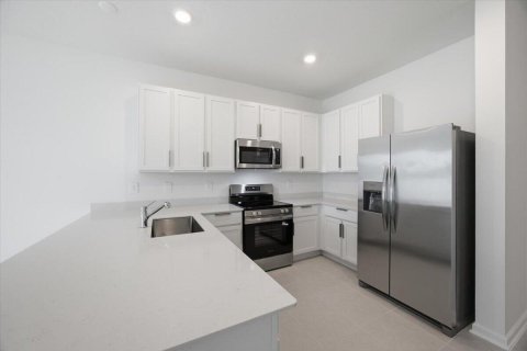 Townhouse in Kissimmee, Florida 3 bedrooms, 170.38 sq.m. № 2087161 - photo 10
