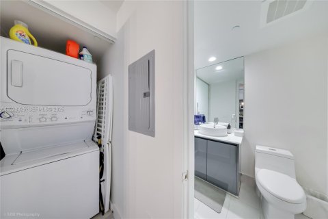 Купить кондоминиум в Майами, Флорида 1 спальня, 65.96м2, № 1986372 - фото 13