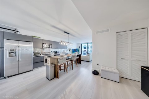 Купить кондоминиум в Майами, Флорида 1 спальня, 65.96м2, № 1986372 - фото 3