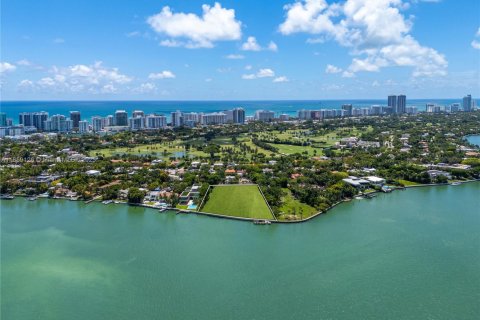 Casa en venta en Miami Beach, Florida, 8 dormitorios, 1570.98 m2 № 2016480 - foto 12