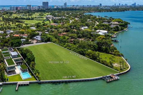 Casa en Miami Beach, Florida 8 dormitorios, 1570.98 m2 № 2016480
