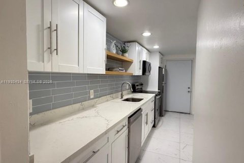 Купить кондоминиум в Норт-Майами-Бич, Флорида 1 спальня, 80.36м2, № 1991824 - фото 23