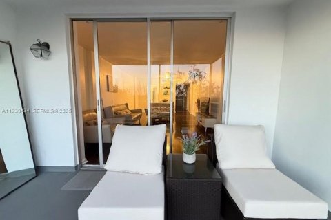 Купить кондоминиум в Норт-Майами-Бич, Флорида 1 спальня, 80.36м2, № 1991824 - фото 7