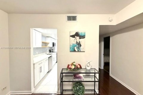 Купить кондоминиум в Норт-Майами-Бич, Флорида 1 спальня, 80.36м2, № 1991824 - фото 8