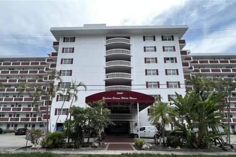 Купить кондоминиум в Норт-Майами-Бич, Флорида 1 спальня, 80.36м2, № 1991824 - фото 1