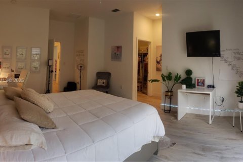 Снять в аренду таунхаус в Майами, Флорида 4 спальни, 178.37м2, № 1986904 - фото 16