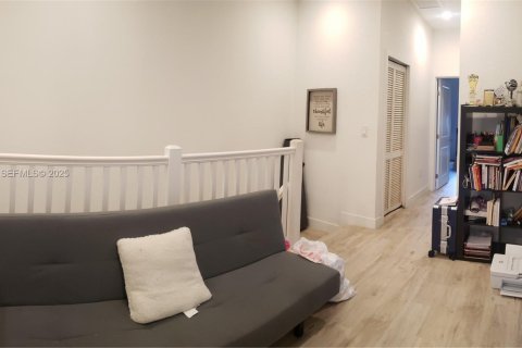 Снять в аренду таунхаус в Майами, Флорида 4 спальни, 178.37м2, № 1986904 - фото 20