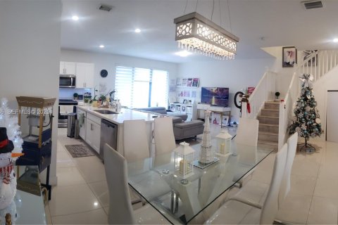 Снять в аренду таунхаус в Майами, Флорида 4 спальни, 178.37м2, № 1986904 - фото 10