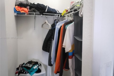 Снять в аренду таунхаус в Майами, Флорида 4 спальни, 178.37м2, № 1986904 - фото 22
