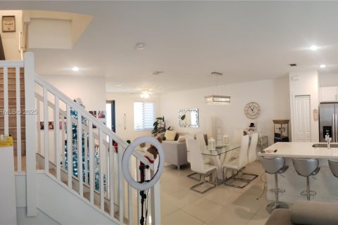 Снять в аренду таунхаус в Майами, Флорида 4 спальни, 178.37м2, № 1986904 - фото 13